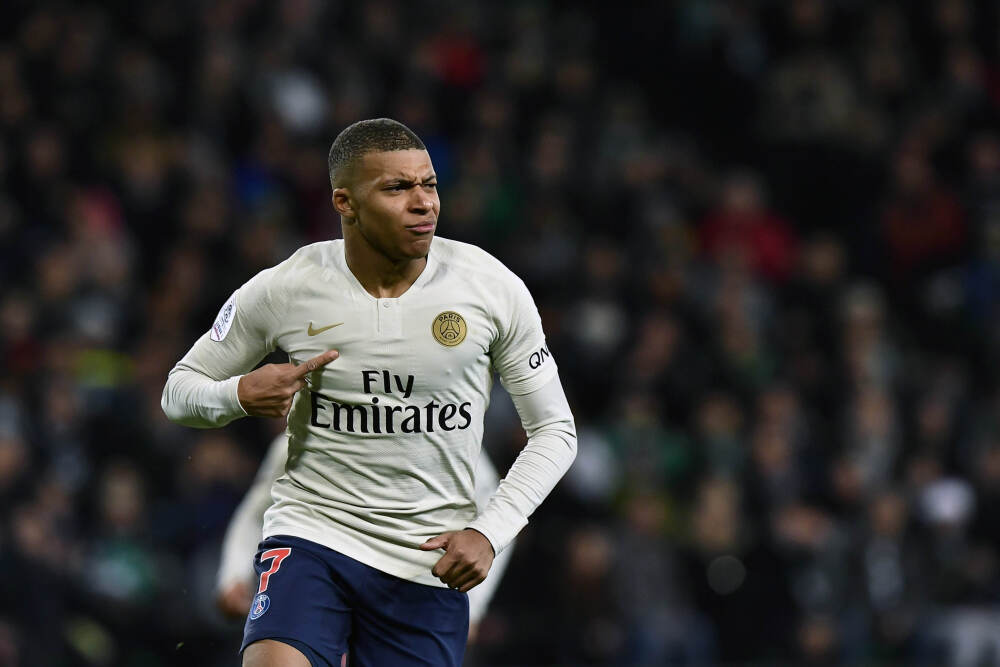 今日股市1111丨沪指午后翻红站上4000点 短期能否继续上行？